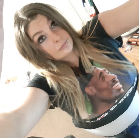 Meet your Posher, Danielle - Picture 1 of 1